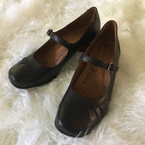 Black Earth Spirit Clair Mary Jane Heels Size 8.5